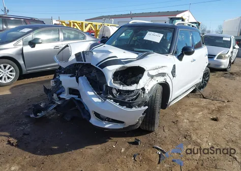 2019 Mini Countryman Cooper из США, поврежденный, VIN WMZYS7C55K3F46617